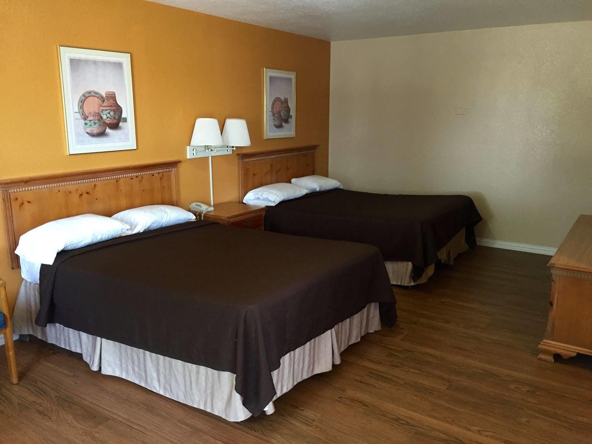 Regency Inn Hondo Buitenkant foto